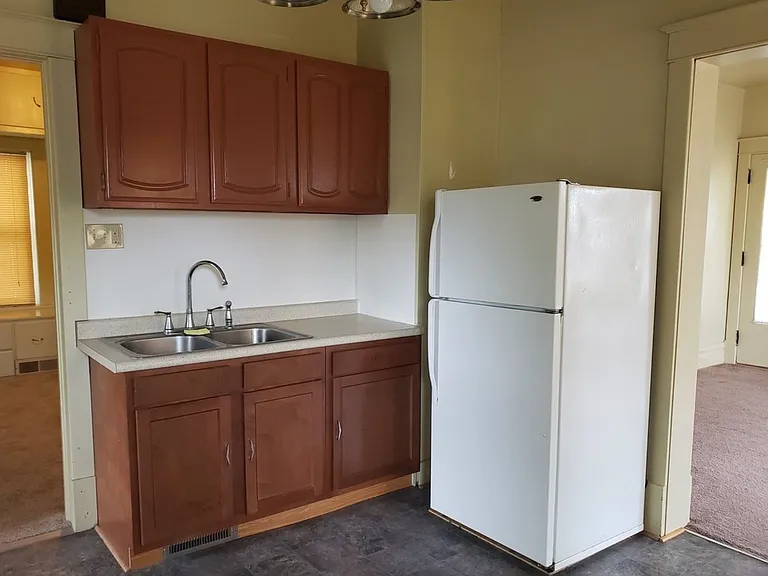 802 S 1st Ave — Photo 3