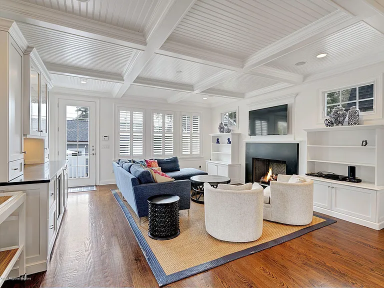 401 Monmouth Ave — Photo 14