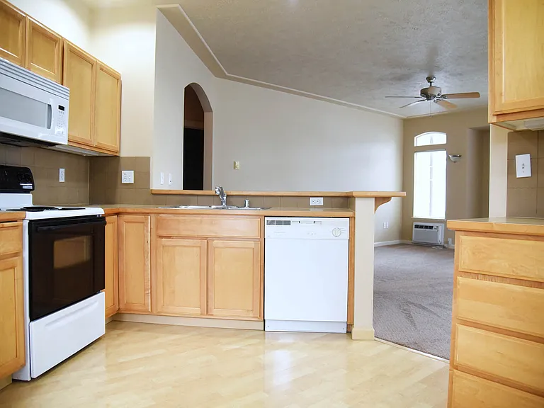 Artisan Apartments — Photo 10