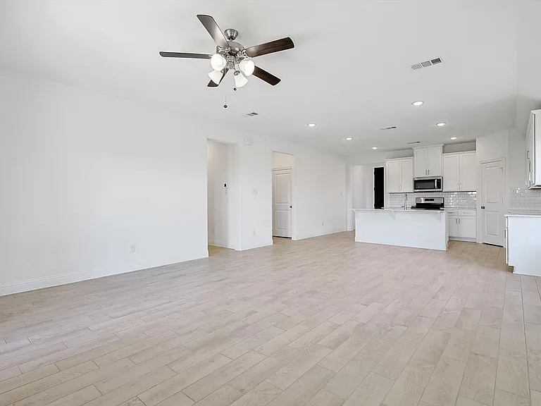 509 Amenduni Ln — Photo 17