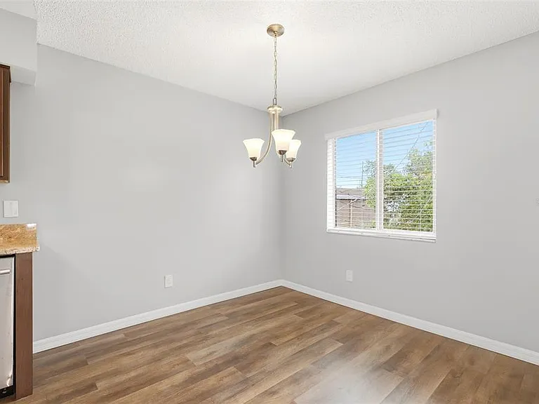 10 N Fairfax Ave #10 — Photo 27
