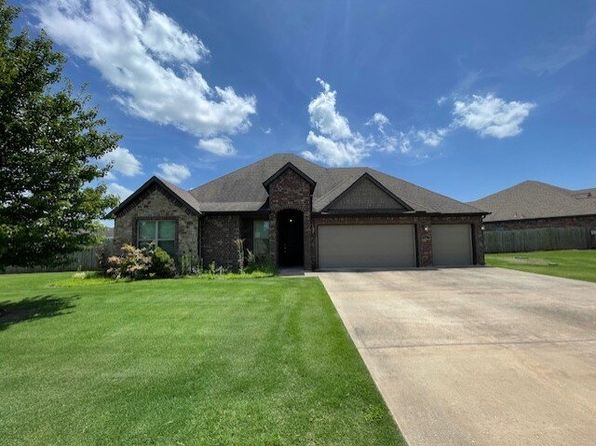 1513 Crestwood Hills Ln