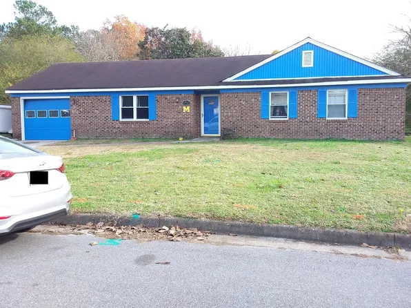 2821 Squire Ct, Chesapeake, VA 23323