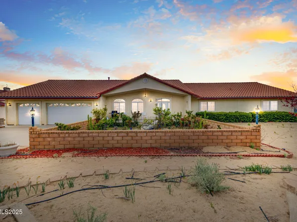 2872 Squires St, Minden, NV 89423