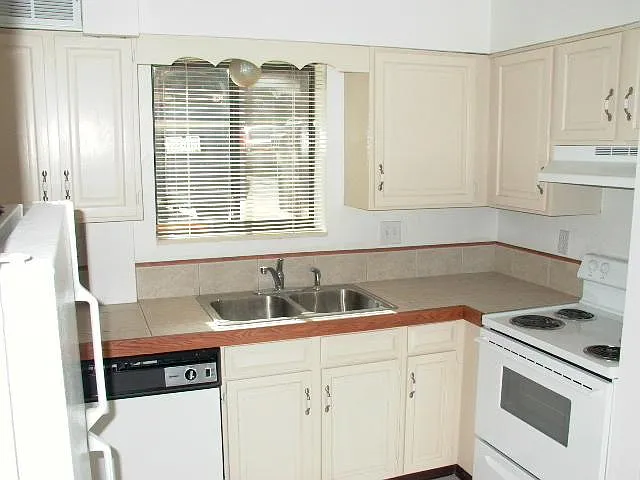 2324 South St #1 — Photo 5