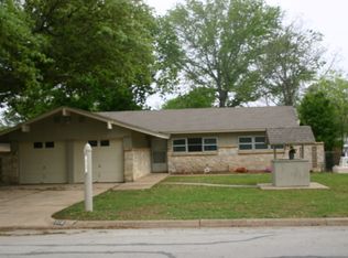 616 Meadowcrest Dr, Crowley, TX 76036