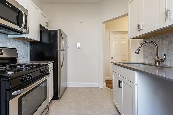 Rented by Dixon Advisory USA Inc. | media 19