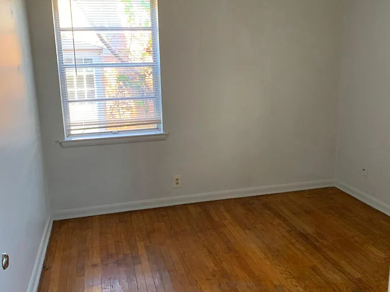 812 Laguna Dr — Photo 7