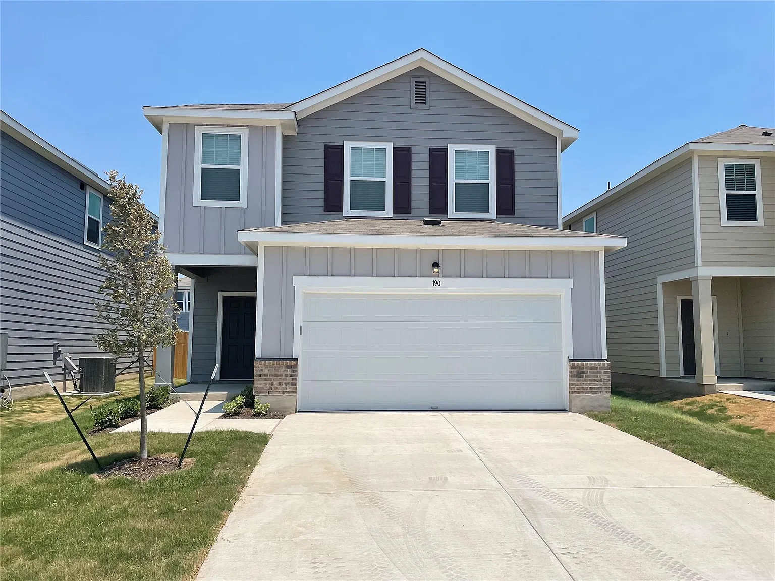 4 bed, 3.0 bath, 2300 sqft, $1,899 — Photo 1