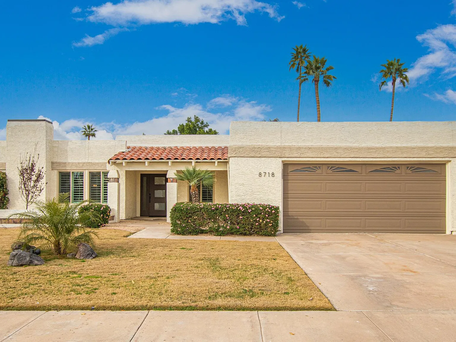 4 bed, 2456 sqft, $7,500 — Photo 4