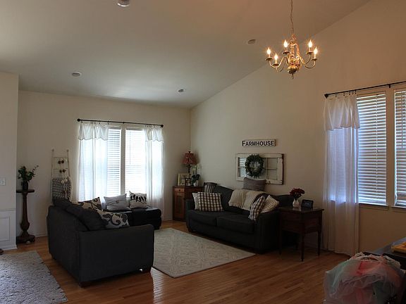5th image of 9673 Wexford Dr