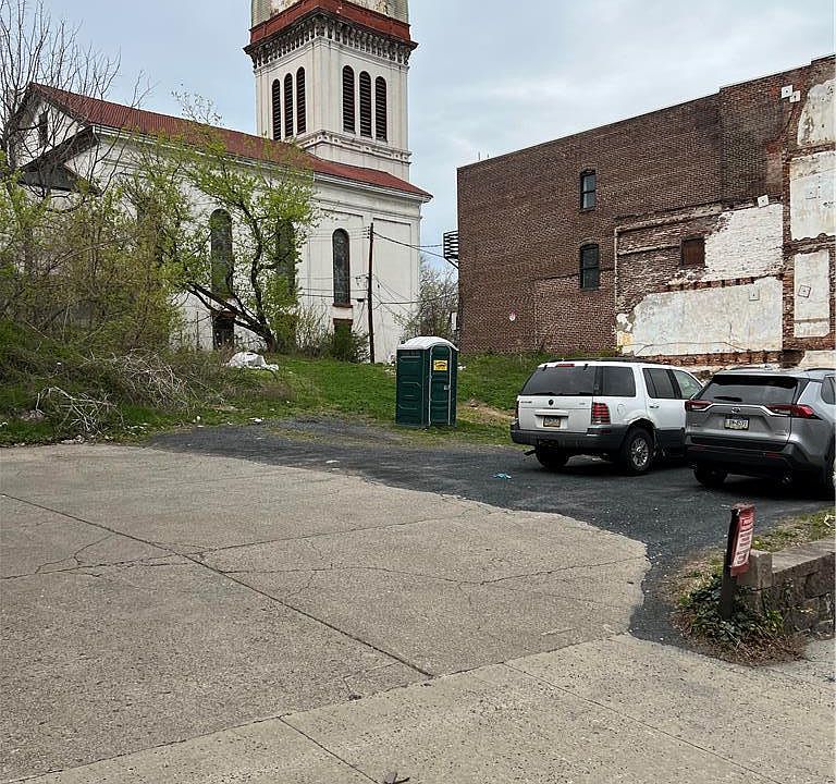 1st image of 513-517 Northampton St