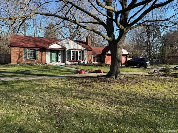 25310 Lyndon, Redford, MI 48239