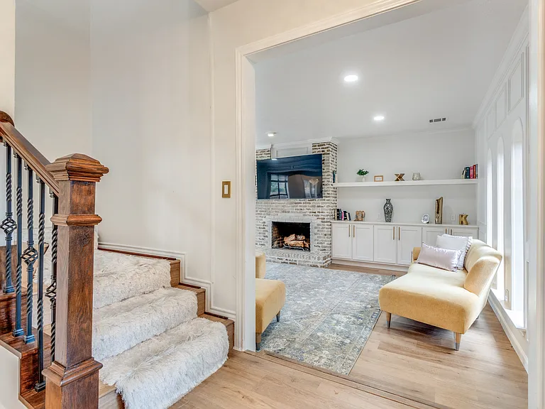 9130 Valley Chapel Ln — Photo 6