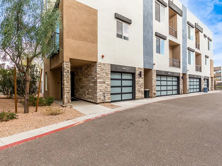 The Aeries Townhome Apartments — Photo 31