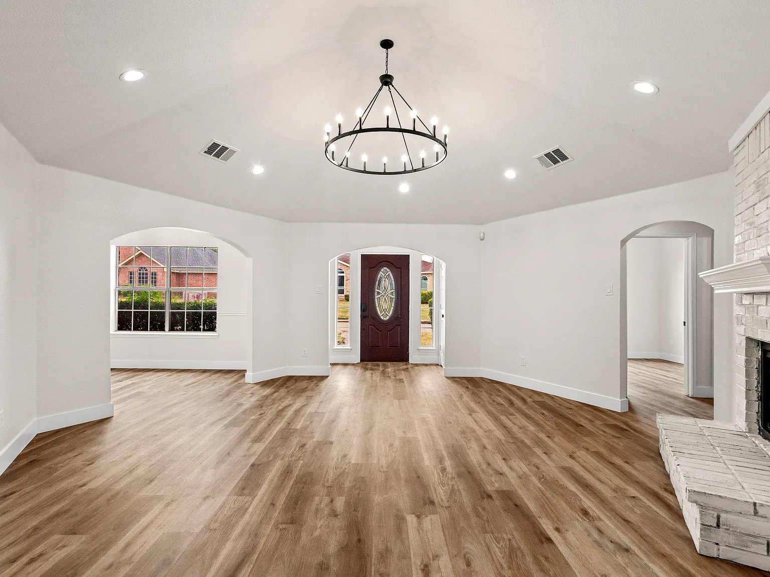 3 bed, 1776 sqft, $2,100 — Photo 3