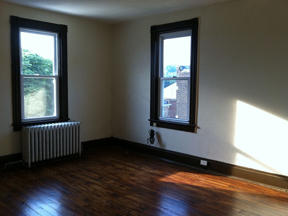 1st image of 120-122 N 3rd St