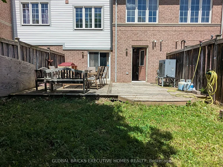 1218 Lamont Cres — Photo 26