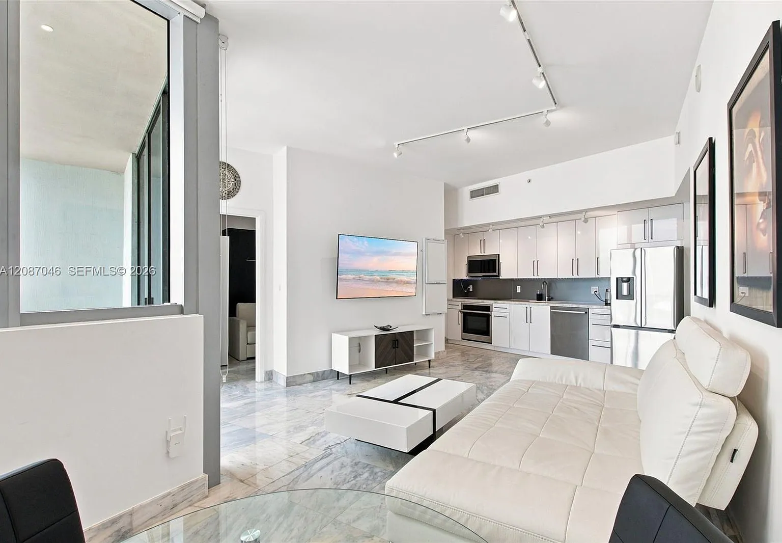 Mint Condo — Photo 4