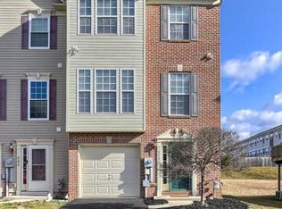 240 Country Ridge Dr, Red Lion, PA 17356