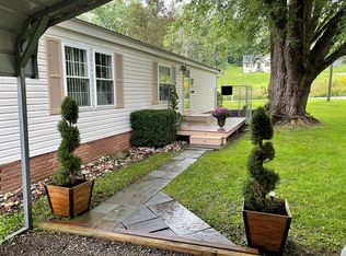 32 Darrow Ct, New Milford, PA 18834