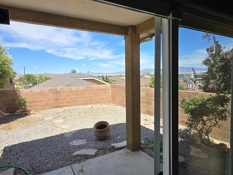 1100 Alegria Rd NW — Photo 10