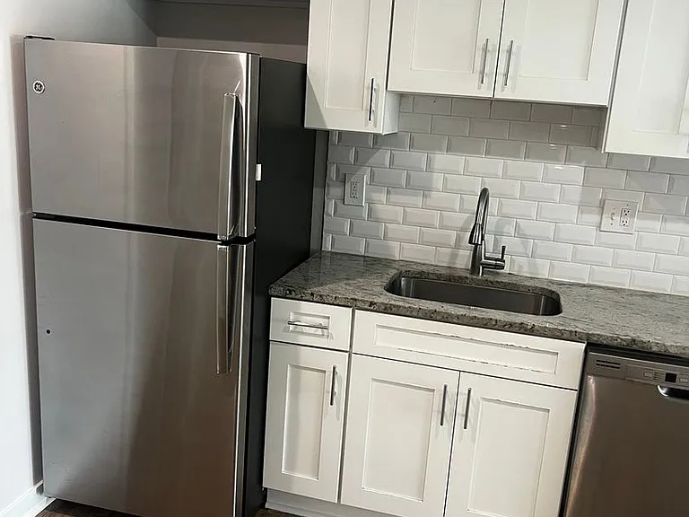 1516 Marion Barry Ave SE — Photo 17