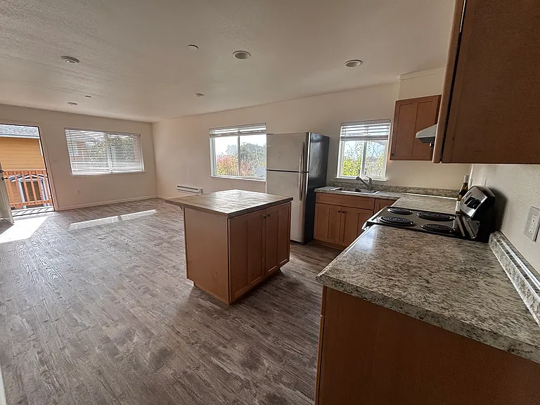 S Sanderson Way — Photo 1