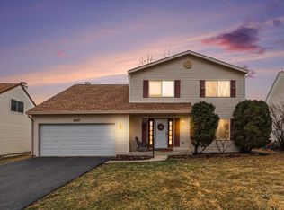 2627 Homestead Dr, Naperville, IL 60564