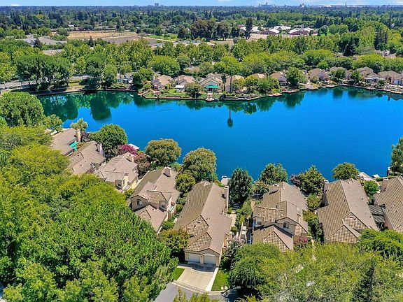 3rd image of 4540 Heron Lakes Dr