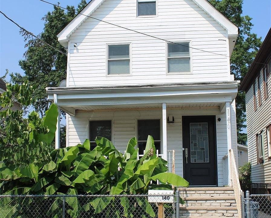1st image of 140 Dubois Ave