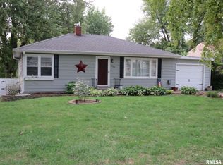 1328 Harrison Dr, Clinton, IA 52732