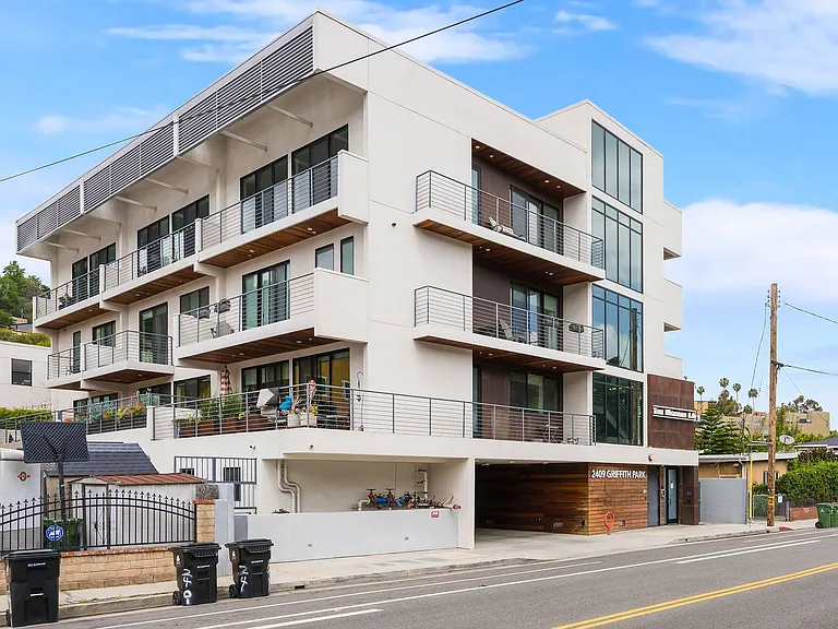 2409 Griffith Park Blvd — Photo 29