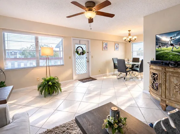 33 Preston Way E #A, Boca Raton, FL 33434