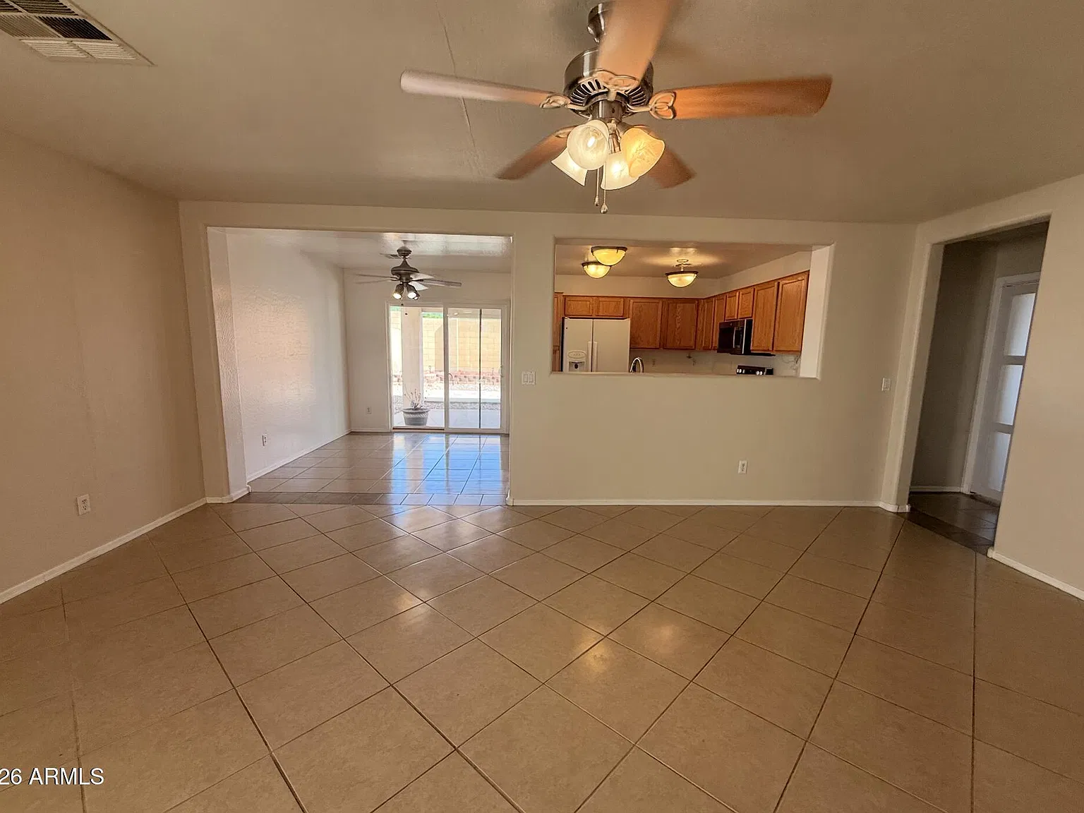 3 bed, 2.0 bath, 1245 sqft, $1,695 — Photo 3