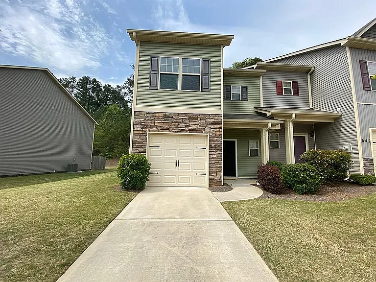 644 Oakside Pl — Photo 1
