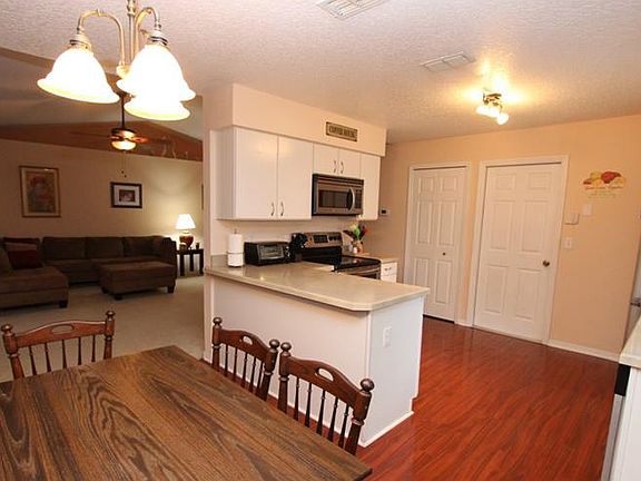 4th image of 2117 Friar Tuck Ln