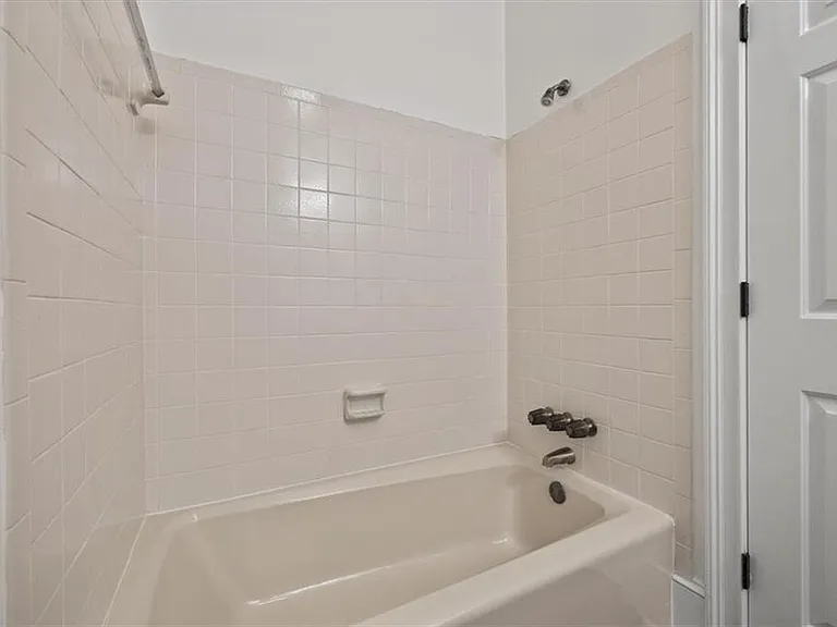 2120 Skyland Cove Ln — Photo 22