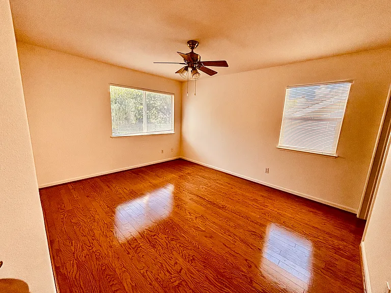 2126 Shenandoah St — Photo 15