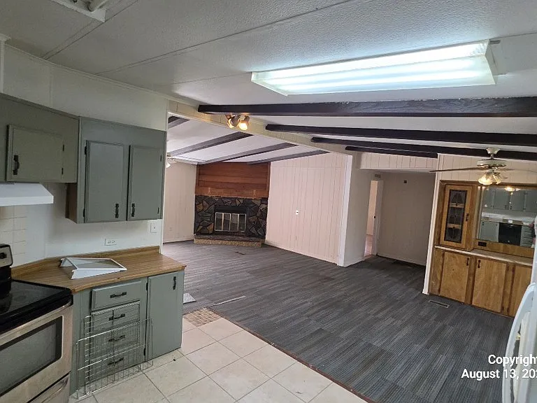4700 SW 56th Ter — Photo 17