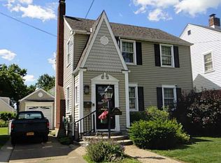 2943 Porter Rd, Niagara Falls, NY 14305