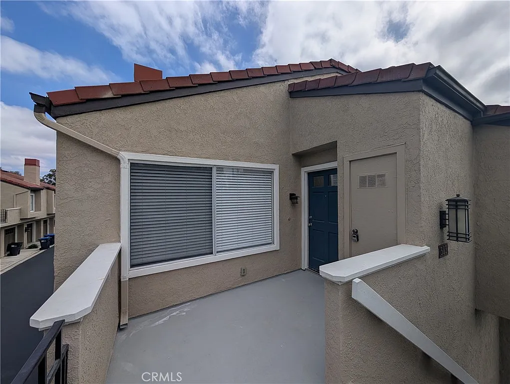 2 bed, 890 sqft, $3,500 — Photo 2