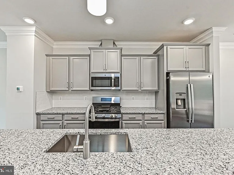4404 Fair Lakes Ct — Photo 16