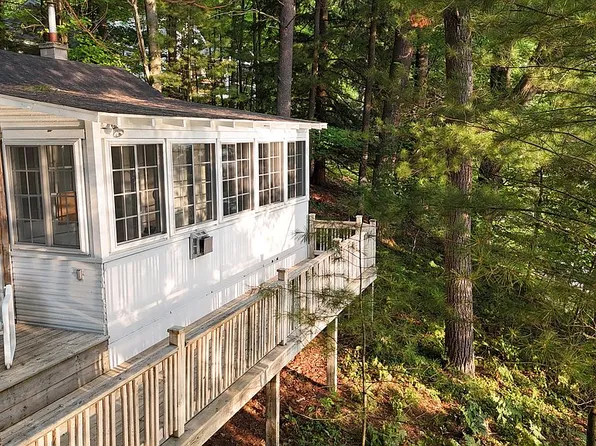 2143 Pinehurst Trl, Traverse City, MI 49696