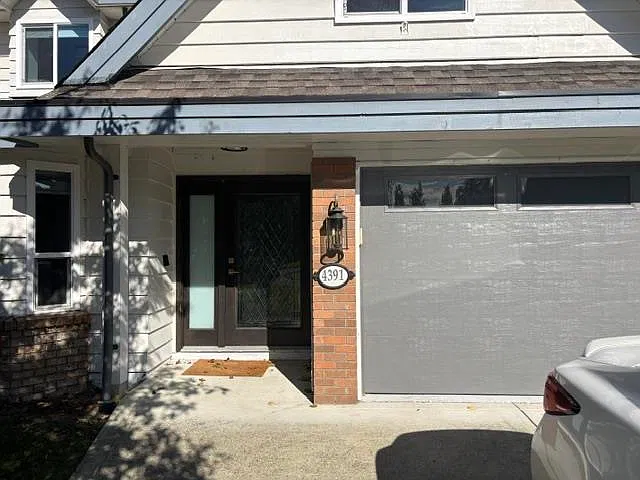 4 bed, 2679 sqft, $3,999 — Photo 2