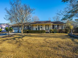 28 Lombardi Ln, Hanahan, SC 29410