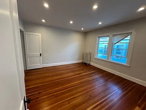 5 bed, 9999 sqft, $5,600 — Photo 3