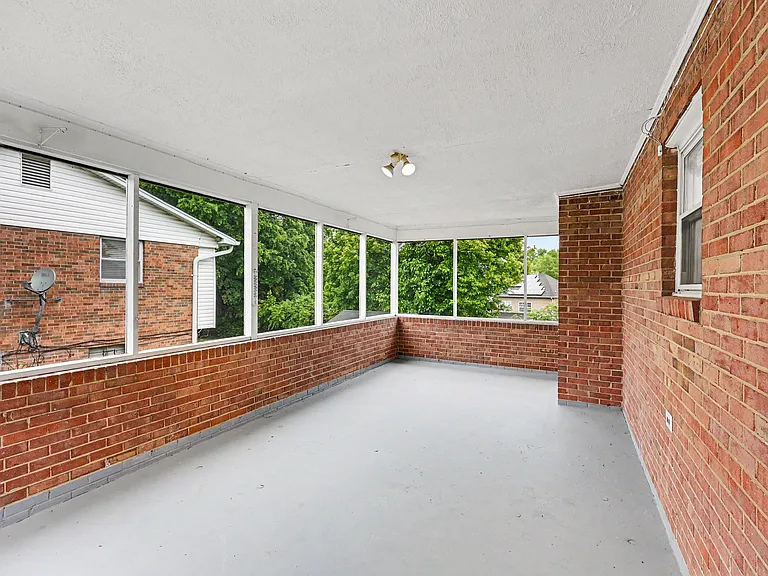 7014 Dower House Rd — Photo 18