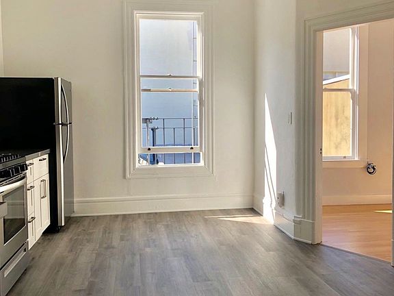 4th image of 672 Tennessee St