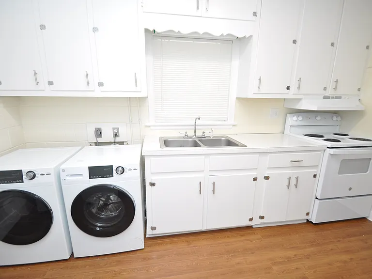1426 Old Trinity Cir #11 — Photo 8